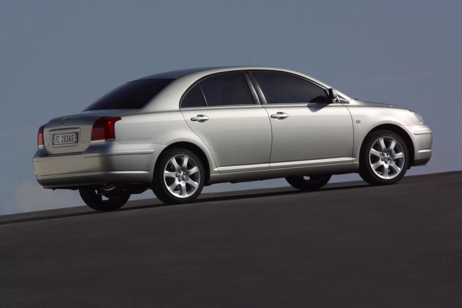  Toyota Avensis 2003 года  (фото 100 из 114)
